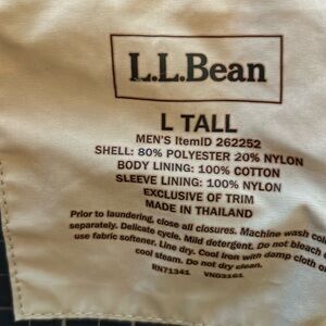 LT LLBean Men’s Polyester80% and Nylon 20%. Body lining of cotton.